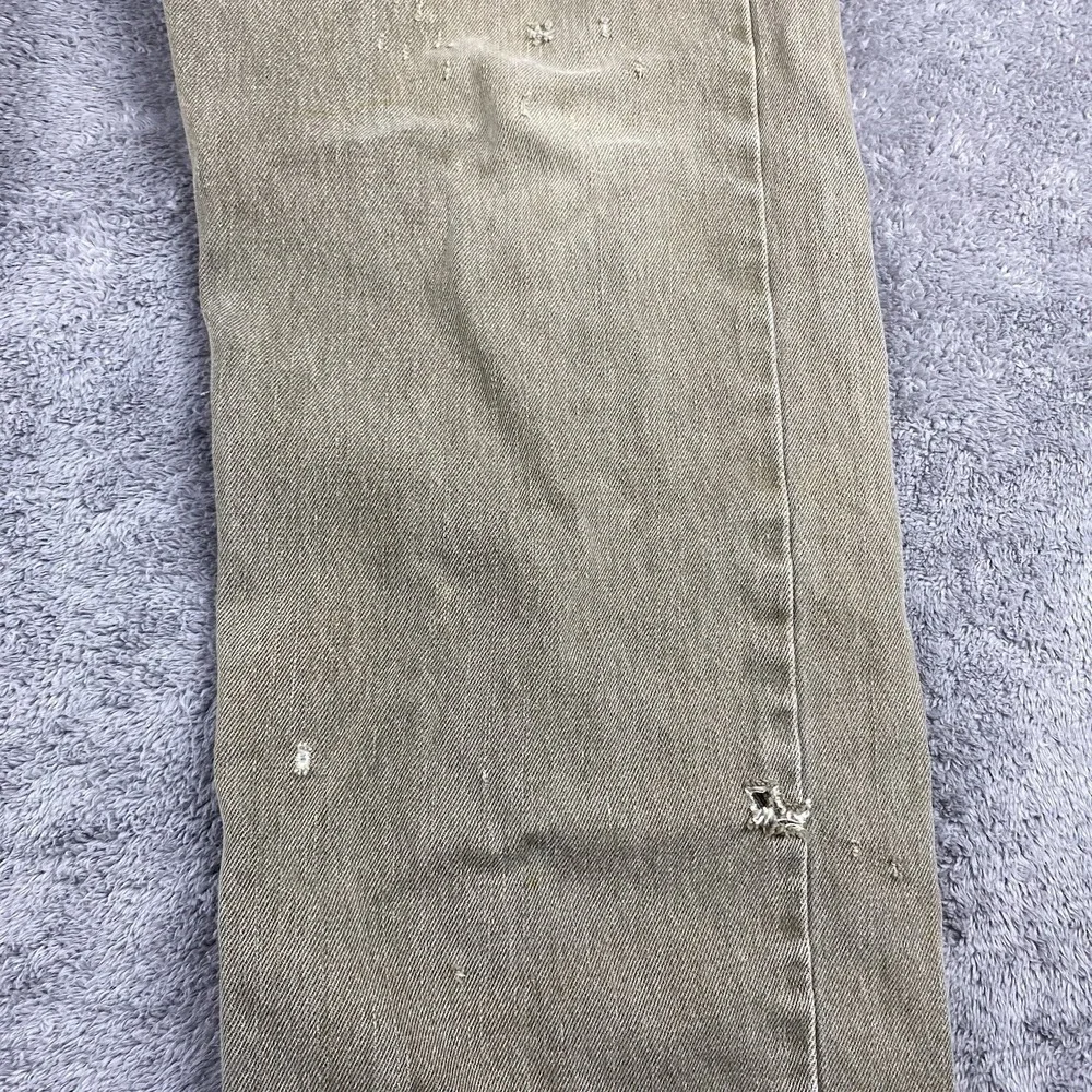 Levis stains holes